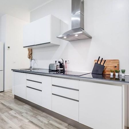 Apartamento Nuevo Cerca De La Playa Y Del Centro Valencia Bagian luar foto