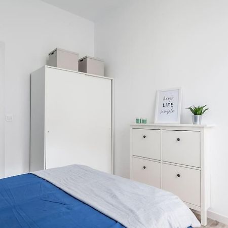 Apartamento Nuevo Cerca De La Playa Y Del Centro Valencia Bagian luar foto