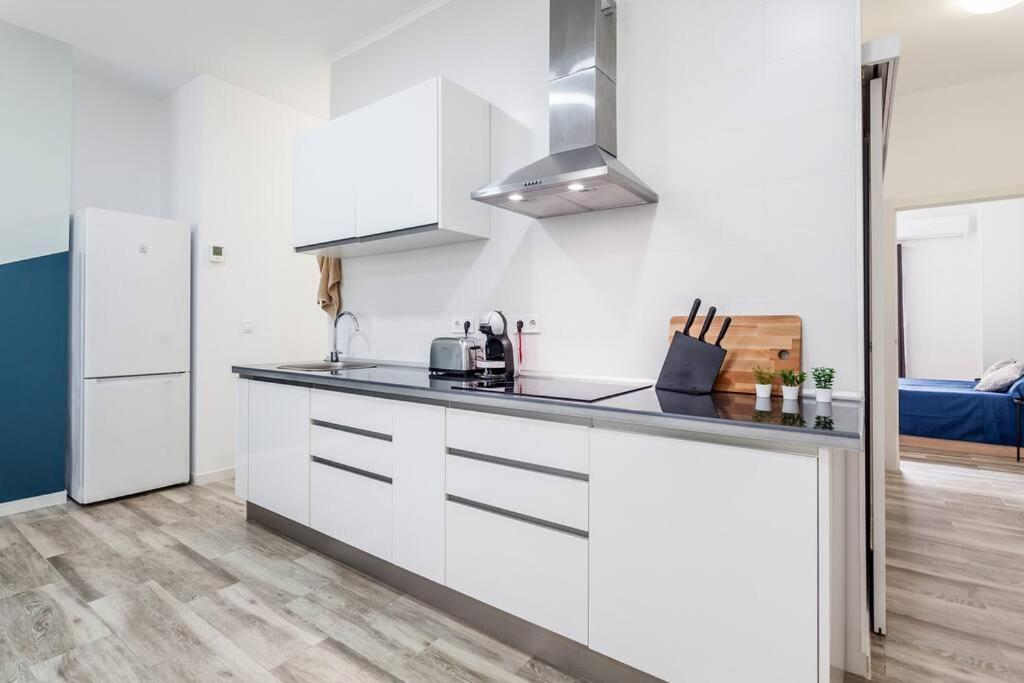 Apartamento Nuevo Cerca De La Playa Y Del Centro Valencia Bagian luar foto