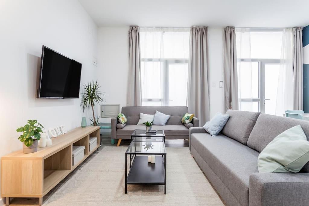 Apartamento Nuevo Cerca De La Playa Y Del Centro Valencia Bagian luar foto