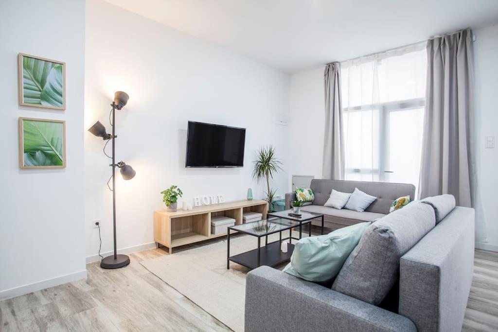 Apartamento Nuevo Cerca De La Playa Y Del Centro Valencia Bagian luar foto