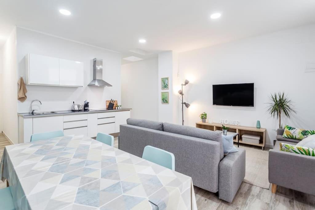 Apartamento Nuevo Cerca De La Playa Y Del Centro Valencia Bagian luar foto