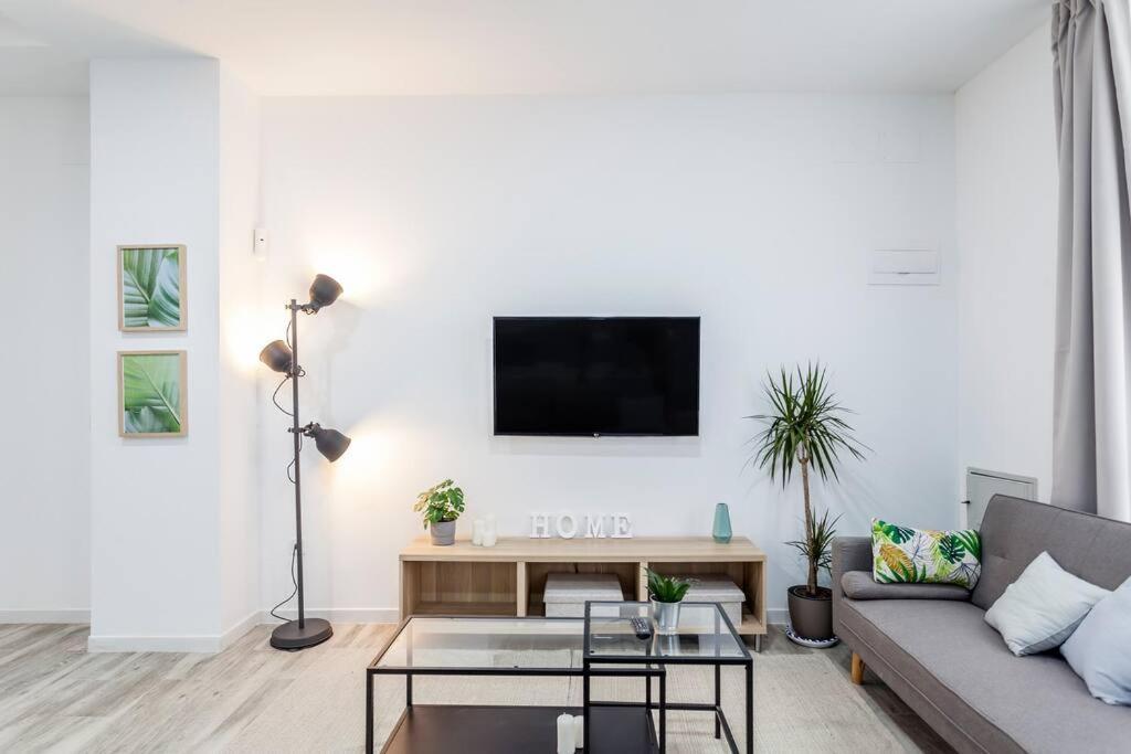 Apartamento Nuevo Cerca De La Playa Y Del Centro Valencia Bagian luar foto